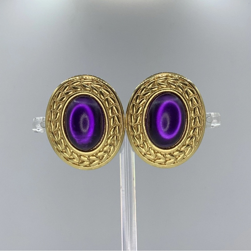 Vintage Trifari Amethyst Cabochon Gold Tone Oval Clip-on Earrings